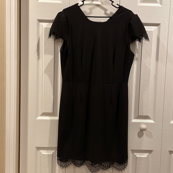 Women’s Size 14 Betsy Johnson dress. Great condition - Picture 2 of 8